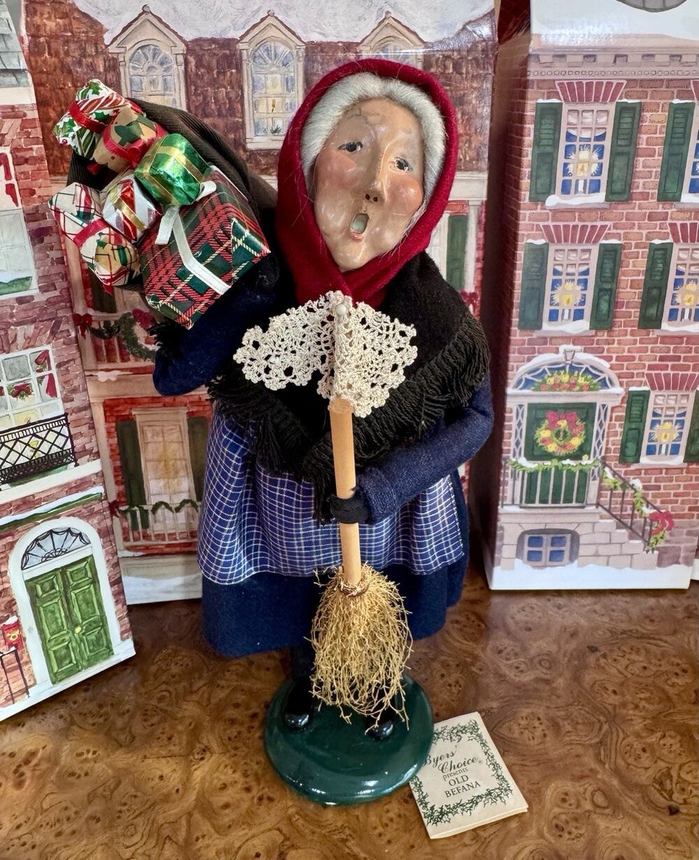 Byers Choice 1997 The Carolers Old Befana Italian Christmas Witch Broom W/Tag